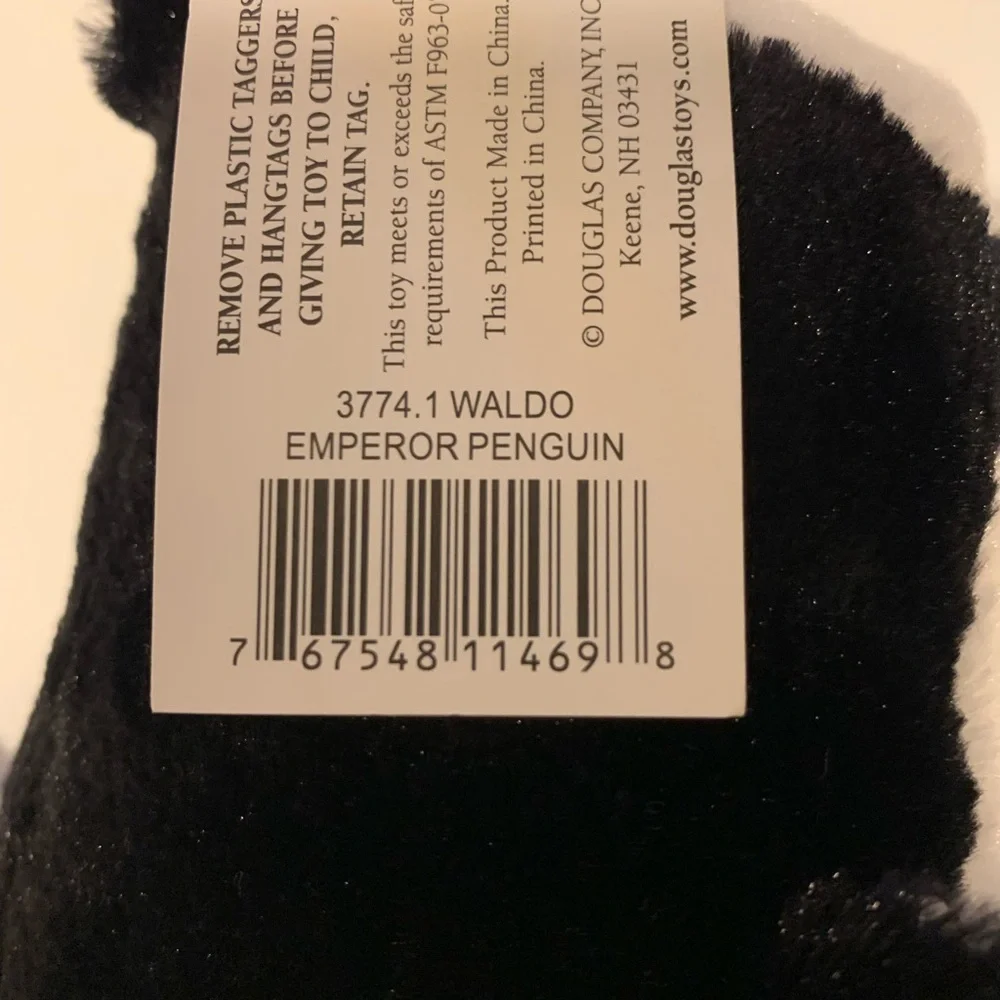 Waldo emperor penguin by Douglas plush penguin toy for 18 months plus - Picture 9 of 10